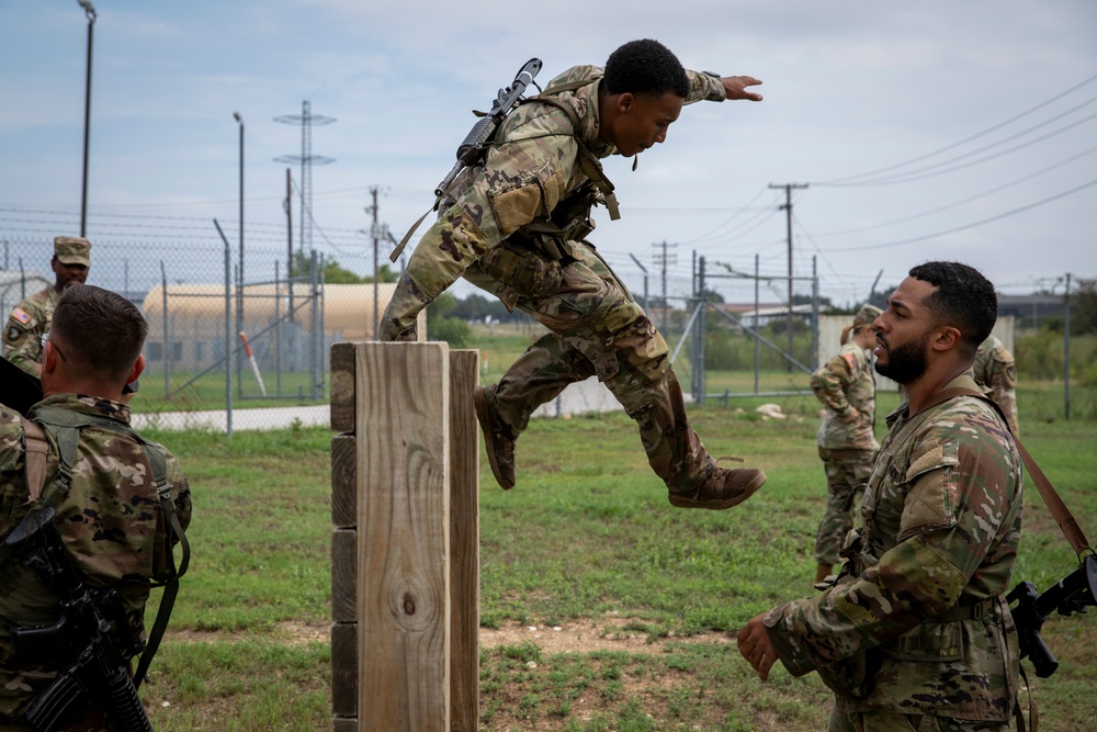 11th Corps Signal Brigade hosts the Flag &amp; Torch Challenge