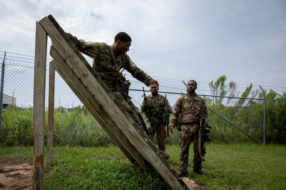 11th Corps Signal Brigade hosts the Flag &amp; Torch Challenge