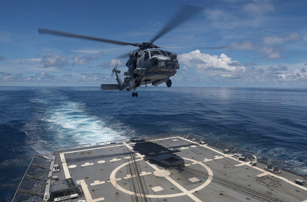 USS Dewey (DDG 105) Conducts Flight Operations in the Philippine Sea