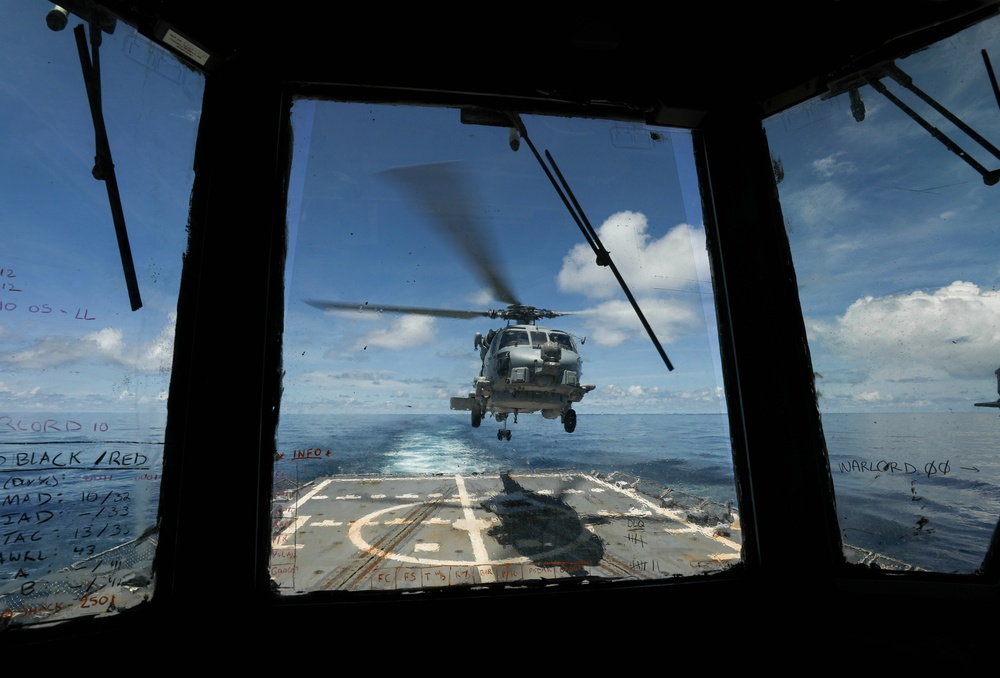 USS Dewey (DDG 105) Conducts Flight Operations in the Philippine Sea