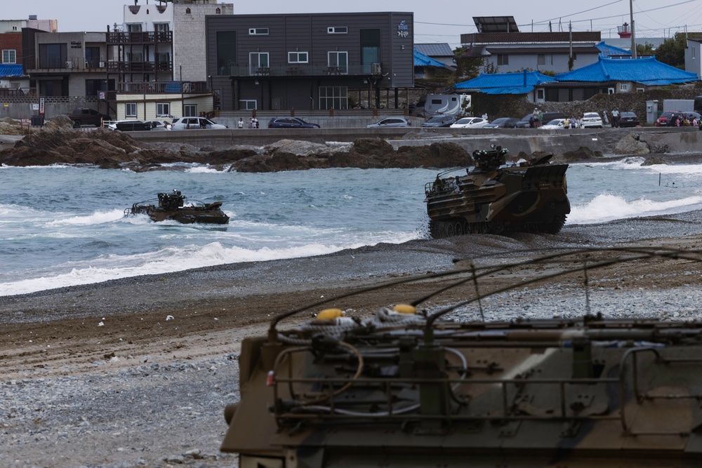 SY 24 | ROK Marines conduct simulated amphibious assault