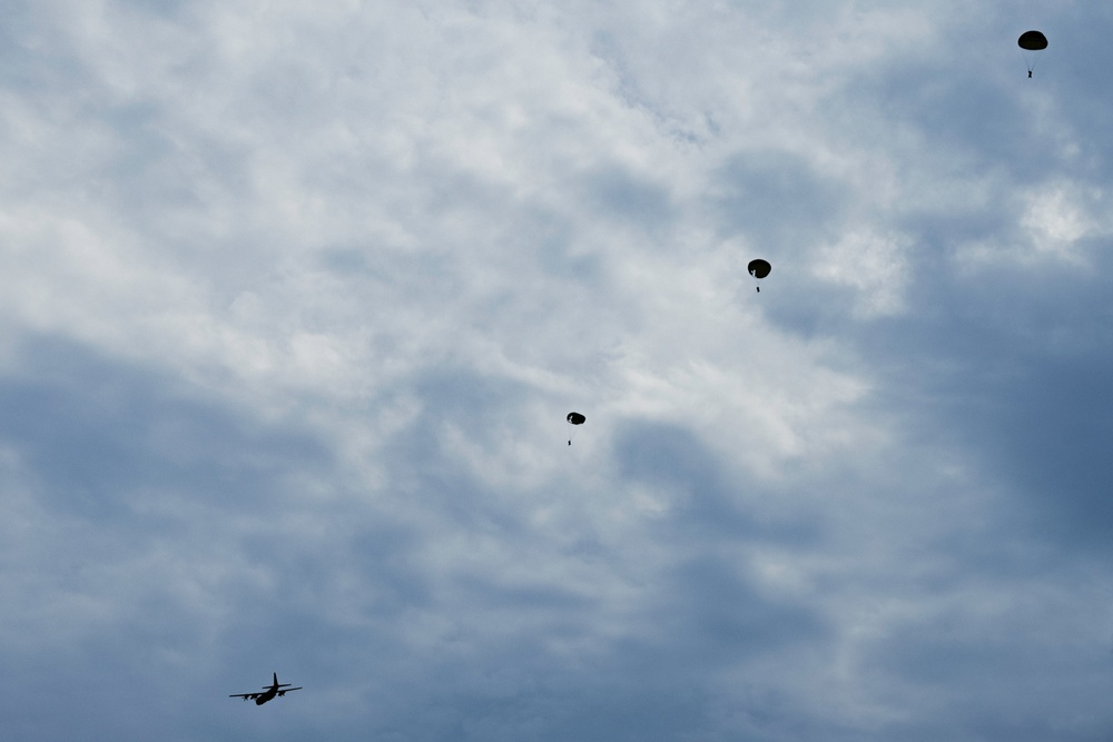 SY 24 | ROK Marines conduct simulated amphibious assault