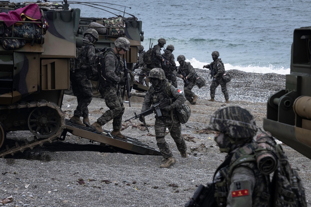 SY 24 | ROK Marines conduct simulated amphibious assault