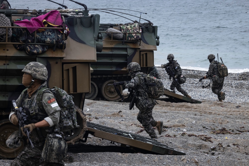 SY 24 | ROK Marines conduct simulated amphibious assault