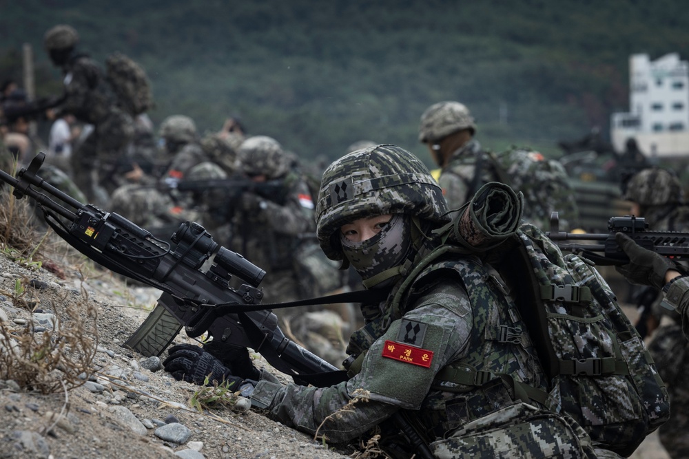 SY 24 | ROK Marines conduct simulated amphibious assault