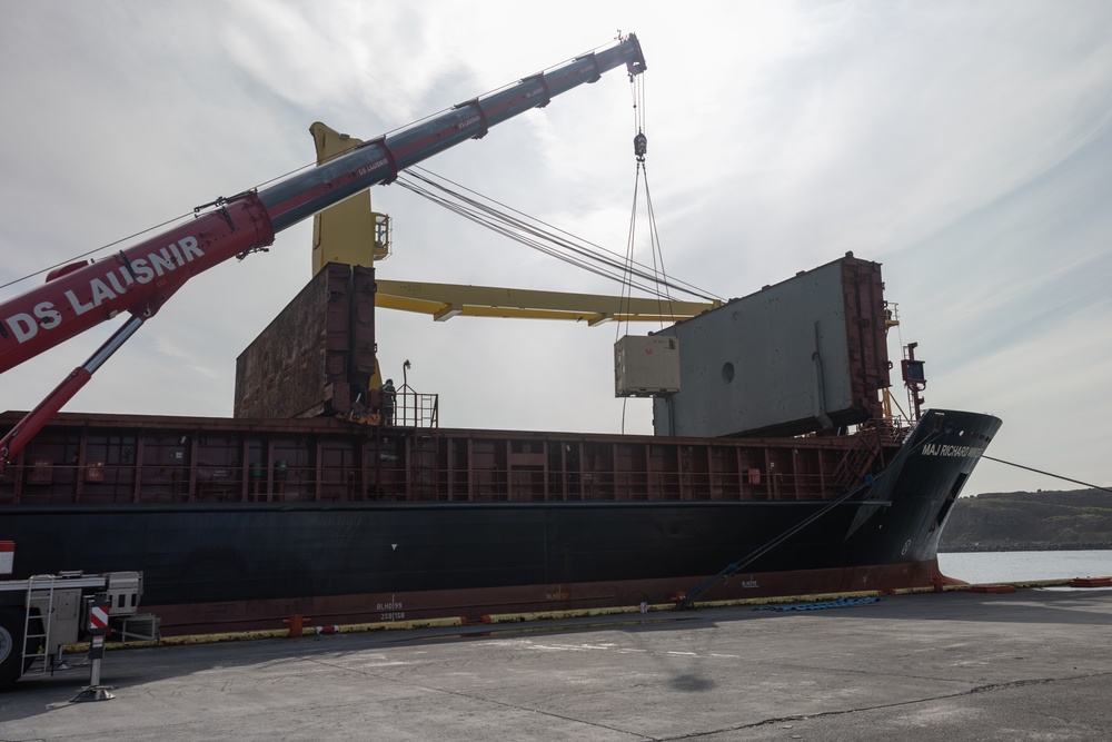 MWSS-271 offloads equipment and vehicles for Exercise Northern Viking 24