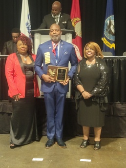 DLA Distribution employee recognized for leadership, veteran support
