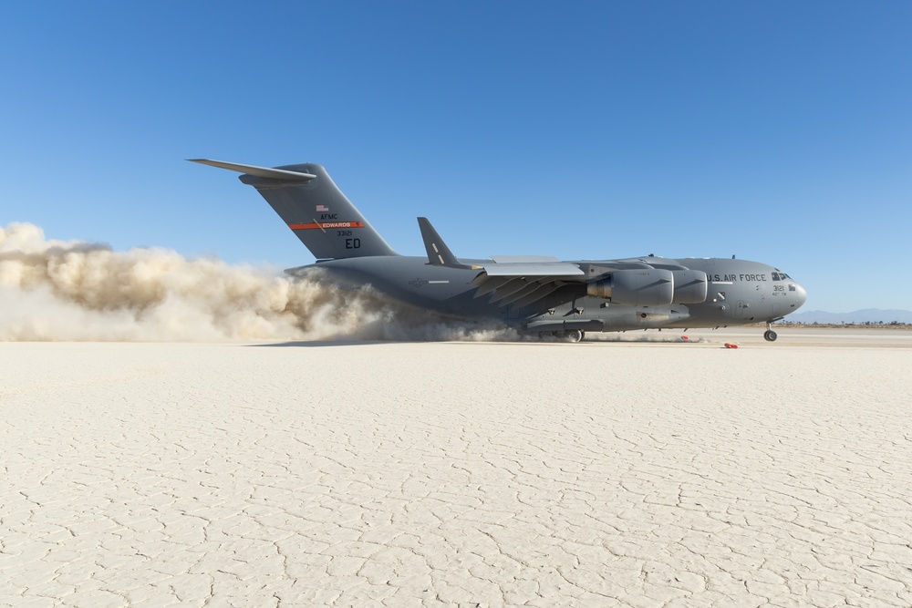 C-17 dry lakebed landings at Edwards AFB