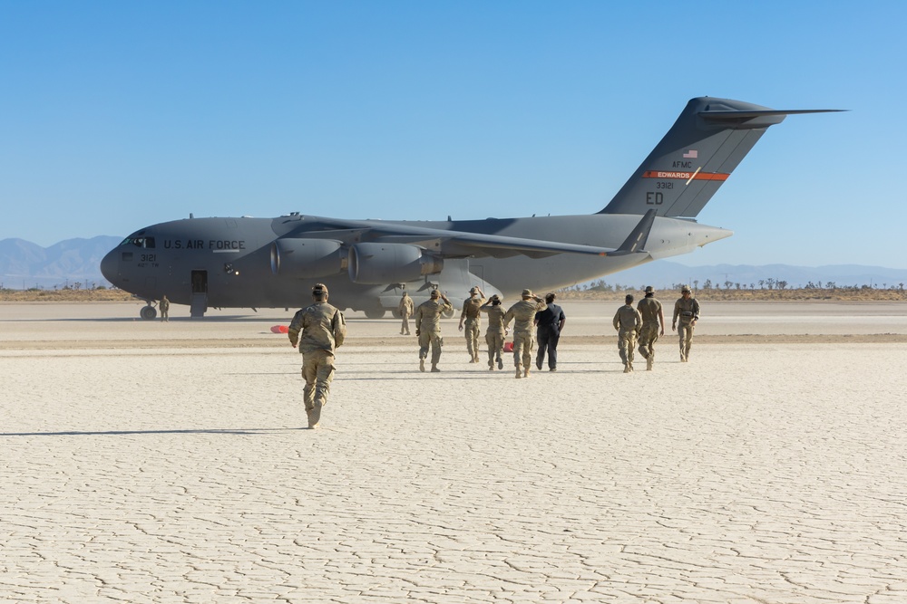 C-17 dry lakebed landings at Edwards AFB