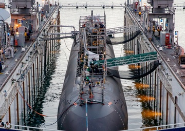 USS Scranton Undocks From ARCO