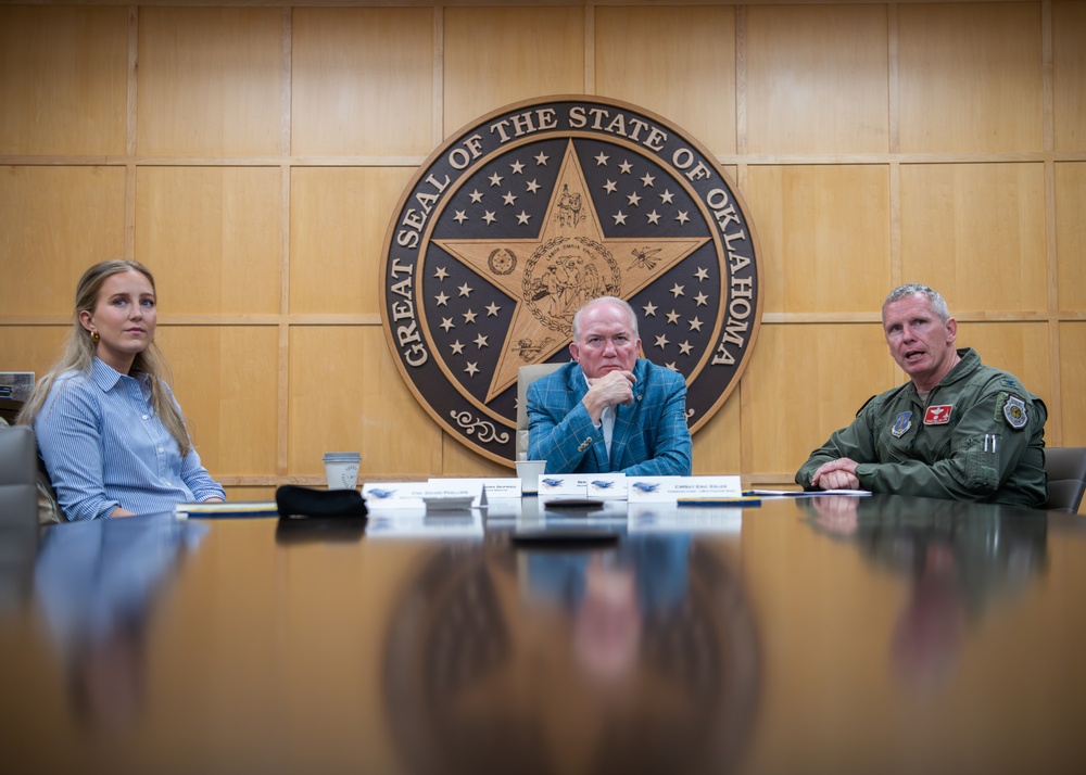 Oklahoma Senators visit 138th Fighter Wing