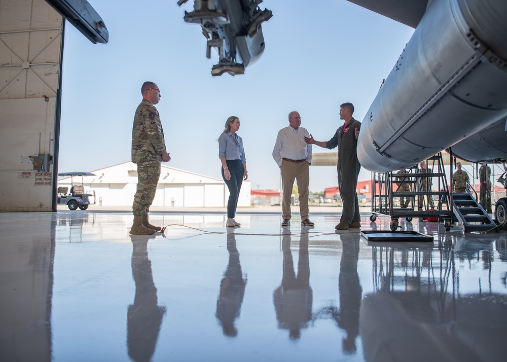 Oklahoma Senators visit 138th Fighter Wing