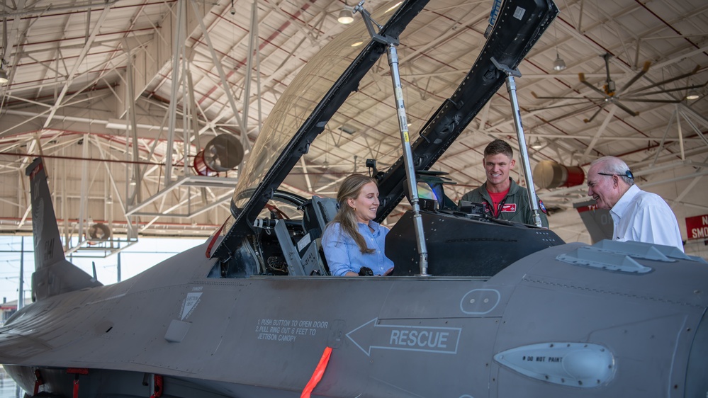 Oklahoma Senators visit 138th Fighter Wing