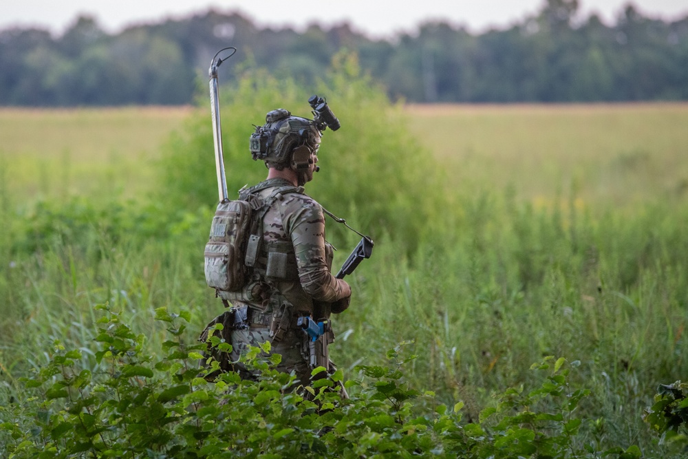 5th SFG(A) trains with U.S. Coast Guard MSRT Direct Action Section