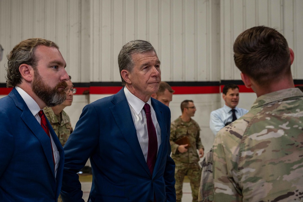 Governor Cooper Arrives at SJAFB
