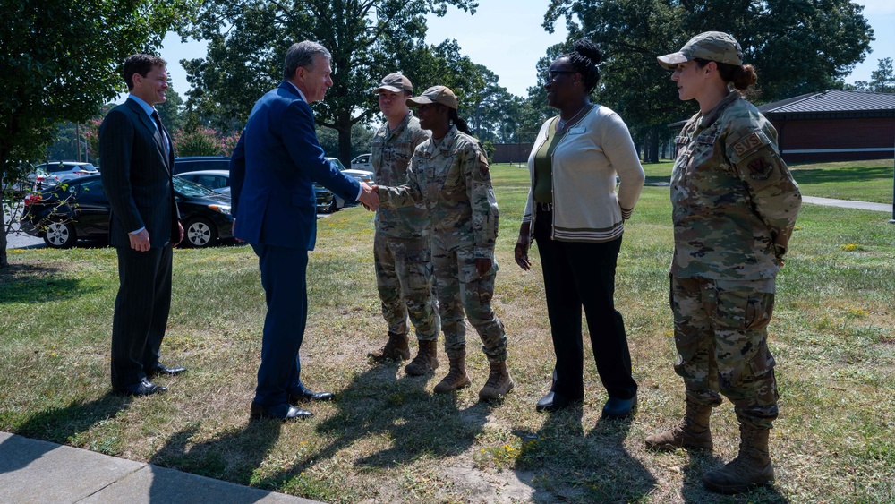 Governor Cooper Arrives at SJAFB
