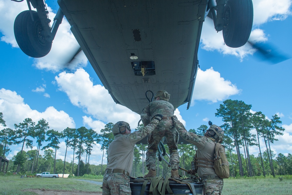 Team Moody conducts HH-60W sling load training