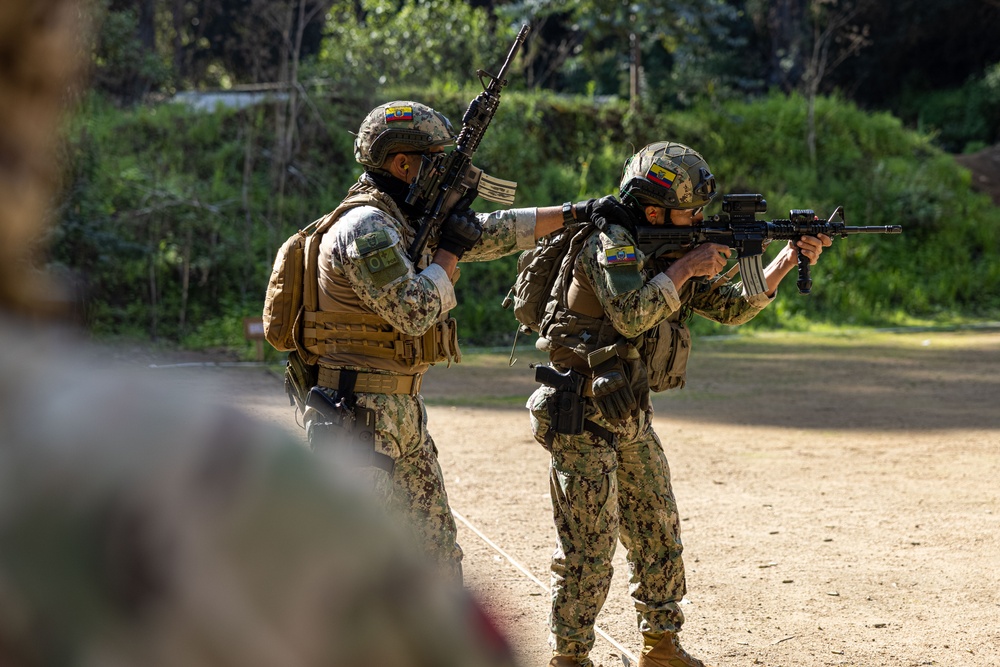 Chilean Naval Special Forces conduct room clearing and short bay drills with U.S. Marines and partner nations during Exercise UNITAS LXV