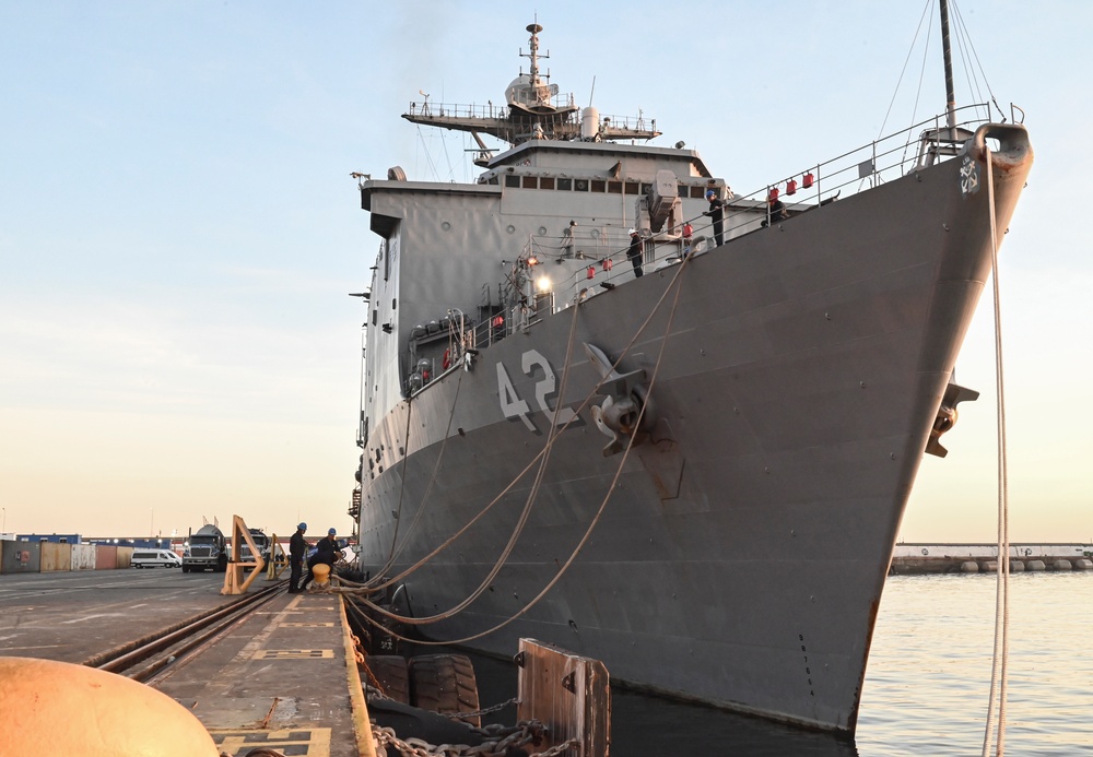 USS Germantown goes underway during UNITAS LXV