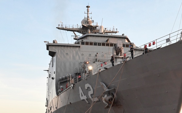 USS Germantown goes underway during UNITAS LXV