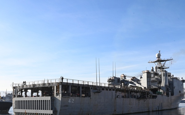 USS Germantown goes underway during UNITAS LXV