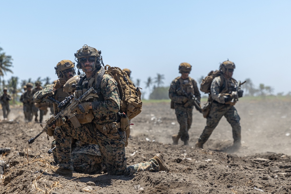 1st Bn., 1st Marines participates in amphibious assault exercise with Indonesian National Armed Forces service members during Super Garuda Shield 2024