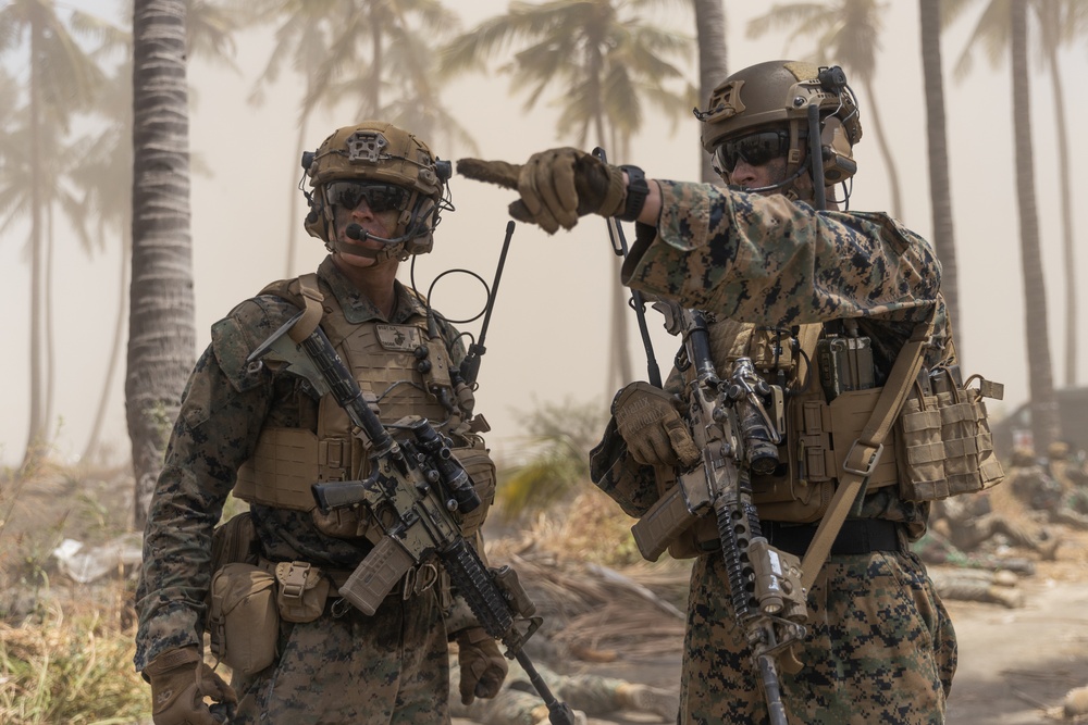 1st Bn., 1st Marines participates in amphibious assault exercise with Indonesian National Armed Forces service members during Super Garuda Shield 2024