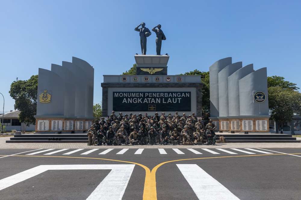 1st Bn., 1st Marines participates in amphibious assault exercise with Indonesian National Armed Forces service members during Super Garuda Shield 2024