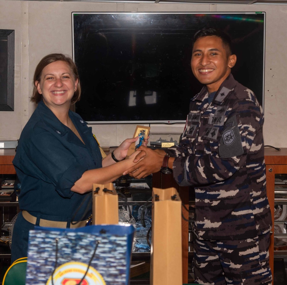 USS Green Bay conducts gift Exchange with Indonesian Partners