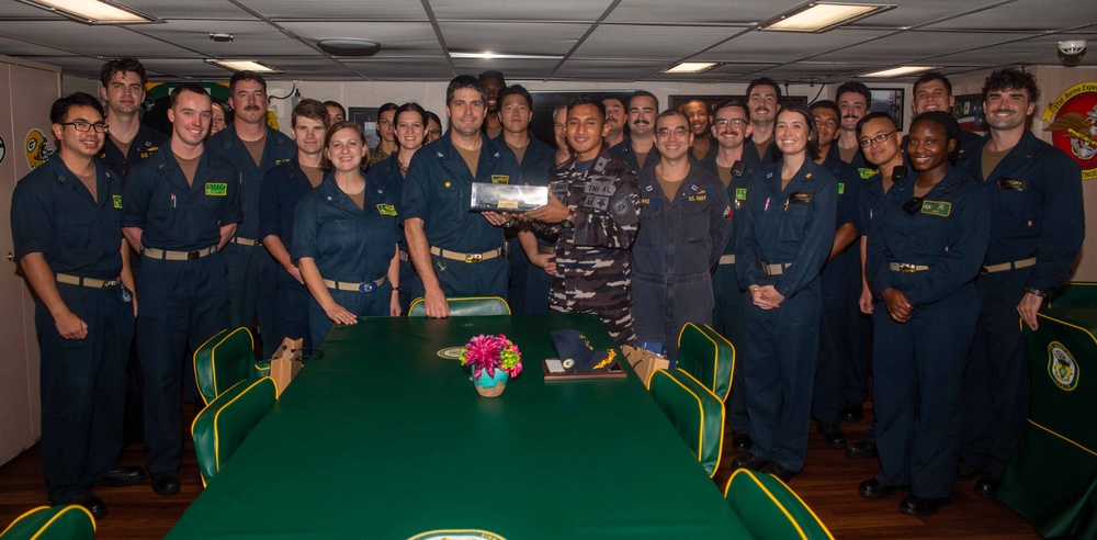 USS Green Bay conducts gift Exchange with Indonesian Partners