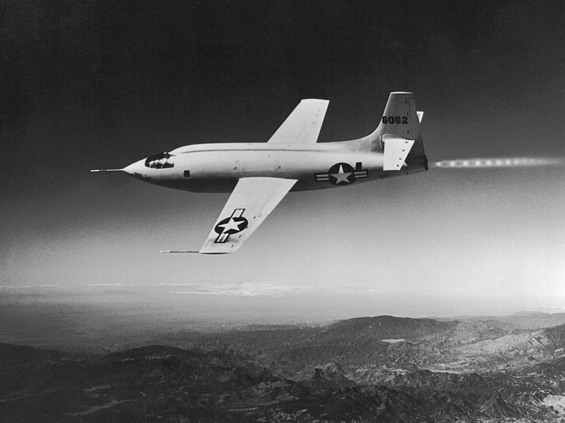 Ezra-Kotcher-2-Bell_X-1_46-062_(in_flight)