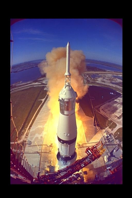 The F-1 Rocket Engine-2-SaturnV-launch cam