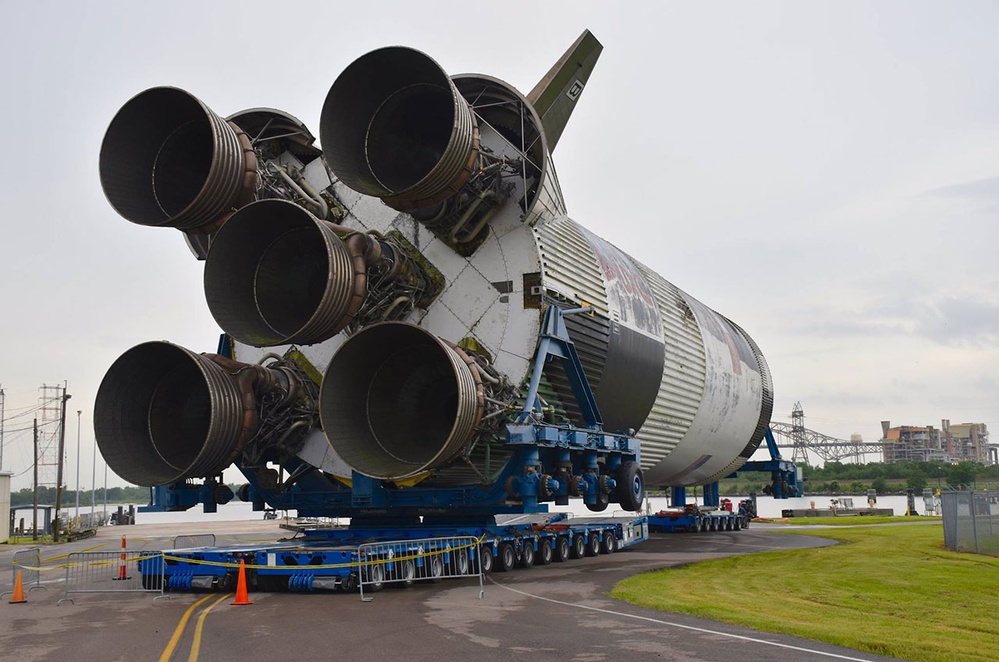 The F-1 Rocket Engine-3-Saturn V