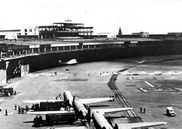 Separated by time: US veteran, German native meet through airlift supplies