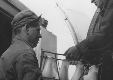 Separated by time: US veteran, German native meet through airlift supplies