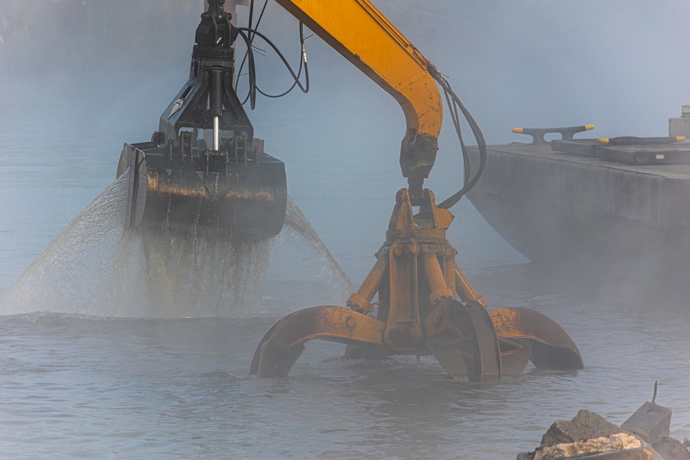 Pittsburgh District clears passage through dam, opens navigation channel to industry on Monongahela River to industry