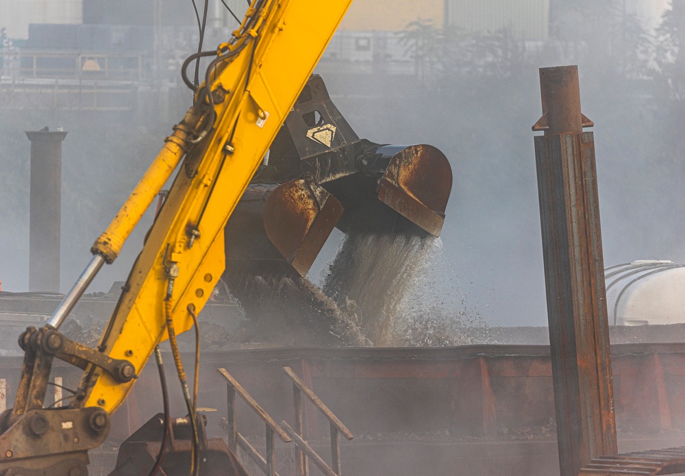 Pittsburgh District clears passage through dam, opens navigation channel to industry on Monongahela River to industry