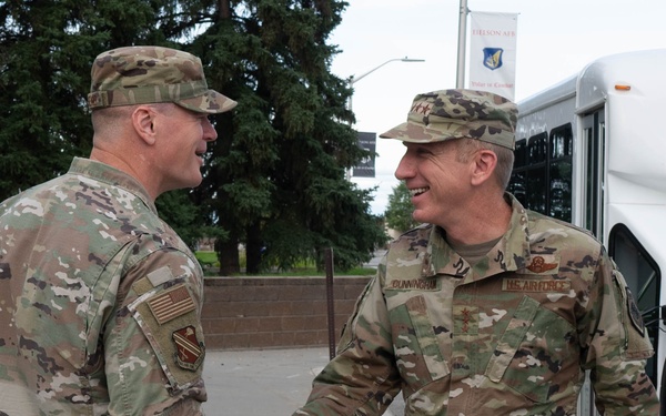 Lt. Gen. Cunningham visits with Team Eielson