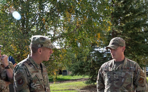 Lt. Gen. Cunningham visits with Team Eielson