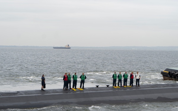 PCU New Jersey arrives an NWS Earle