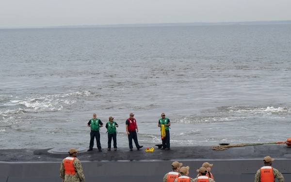PCU New Jersey arrives an NWS Earle