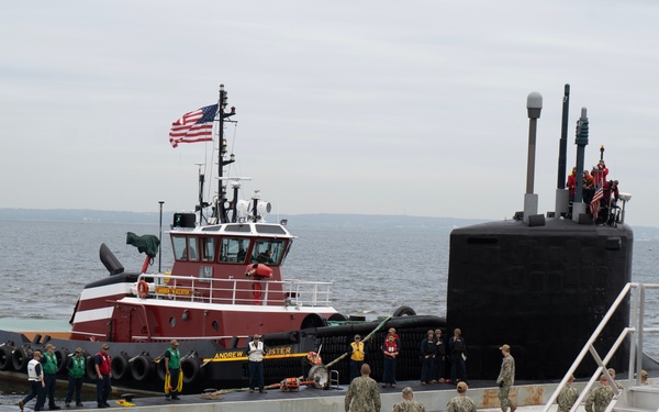 PCU New Jersey arrives an NWS Earle