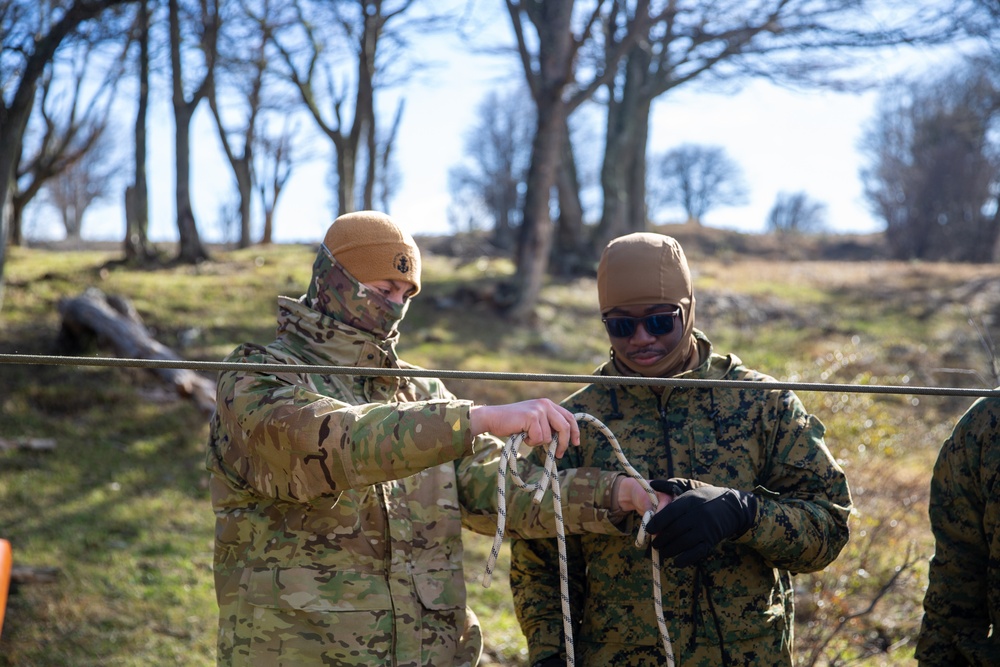 Chilean Marines share medical tactics, techniques with U.S. Marines during Exercise UNITAS LXV