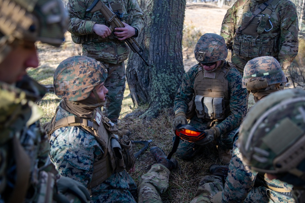 Chilean Marines share medical tactics, techniques with U.S. Marines during Exercise UNITAS LXV