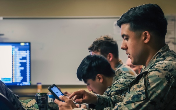 Applying the ATAK App: 10th HRF builds 'common operating picture' through joint training