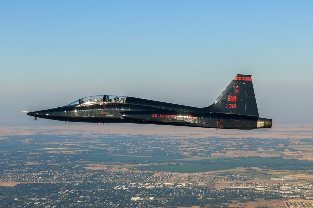 Sacramento River Cats T-38 flyover