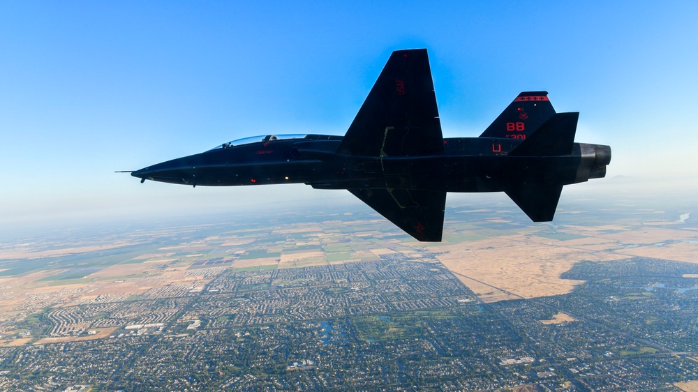 Sacramento River Cats T-38 flyover