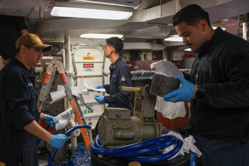 USS Ronald Reagan (CVN 76) Sailors conduct corrective maintenance