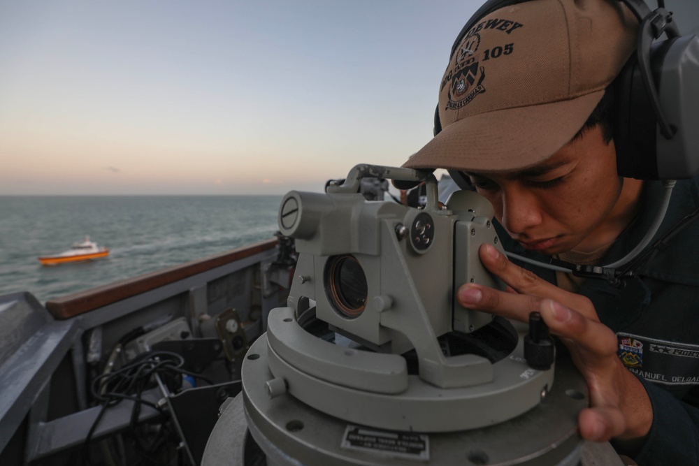 USS Dewey (DDG 105) Arrives in Darwin, Australia