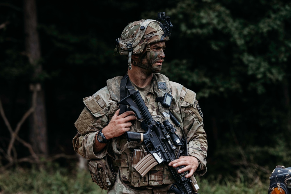 Soldiers Hold Their Ground During Saber Junction Exercise